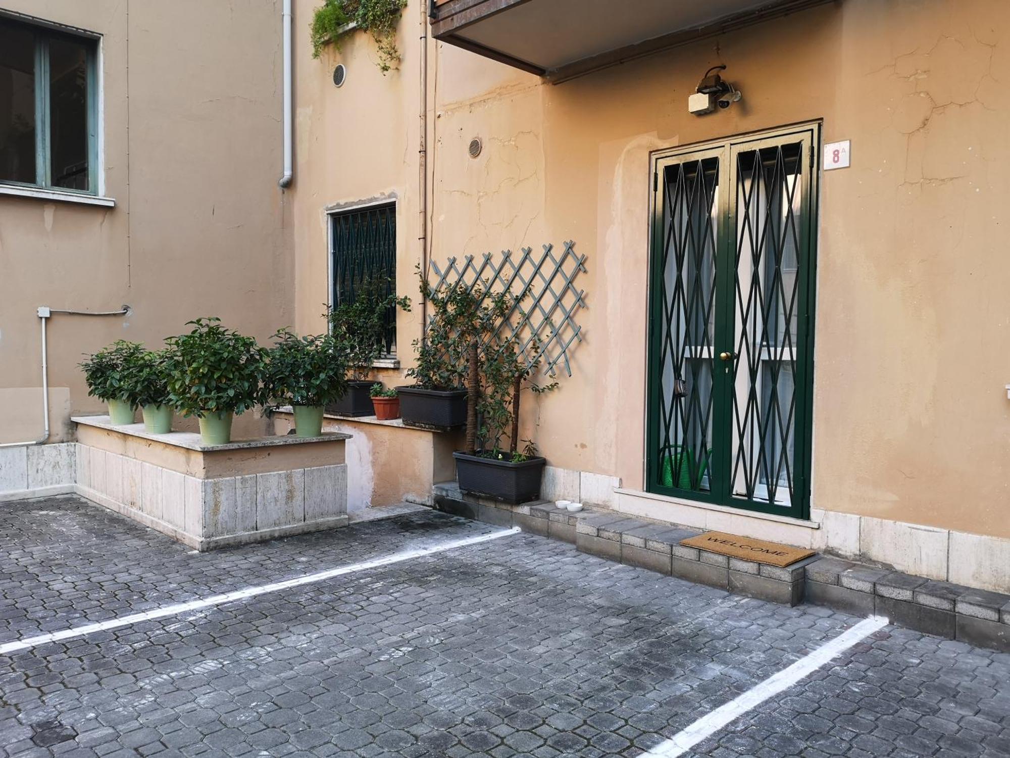 Holiday Apartment - Brescia Centro - Parcheggio Privato Eksteriør billede