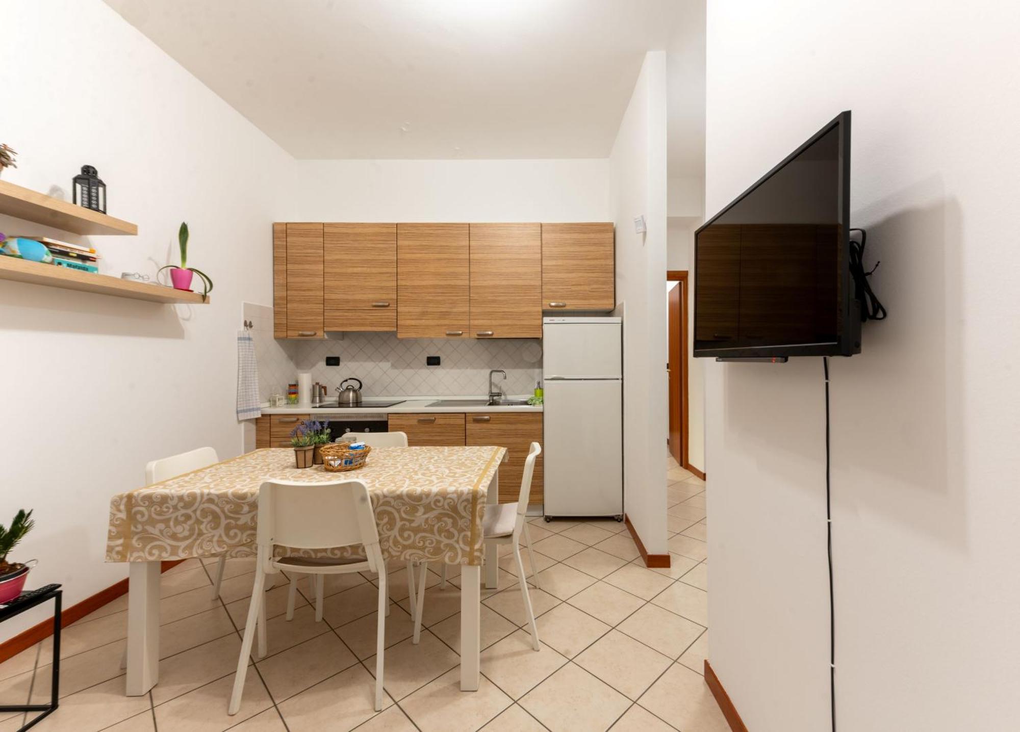 Holiday Apartment - Brescia Centro - Parcheggio Privato Eksteriør billede